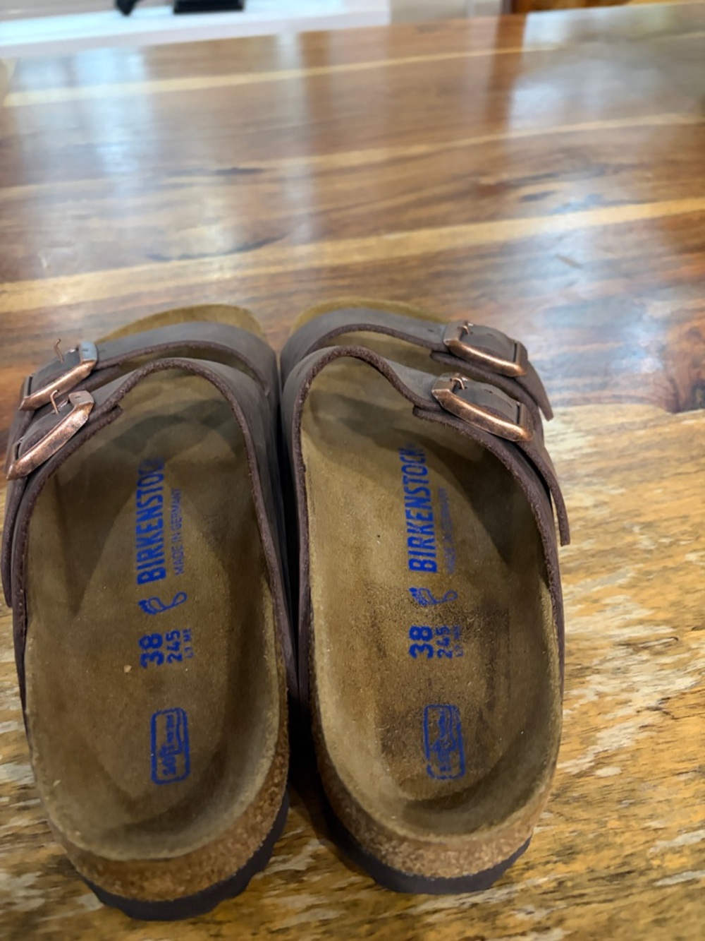 Women’s Birkenstock Arizona Leather Softbed Sandals. Sz 38. - Picture 4 of 8